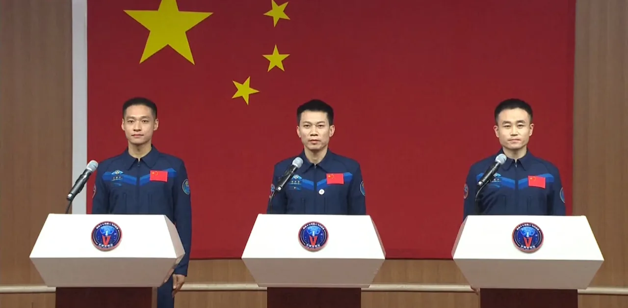 Shenzhou 17 — Shenzhou 17 crew