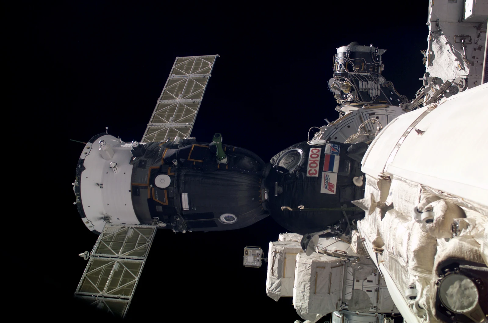 Soyuz TMA-2 mission logo
