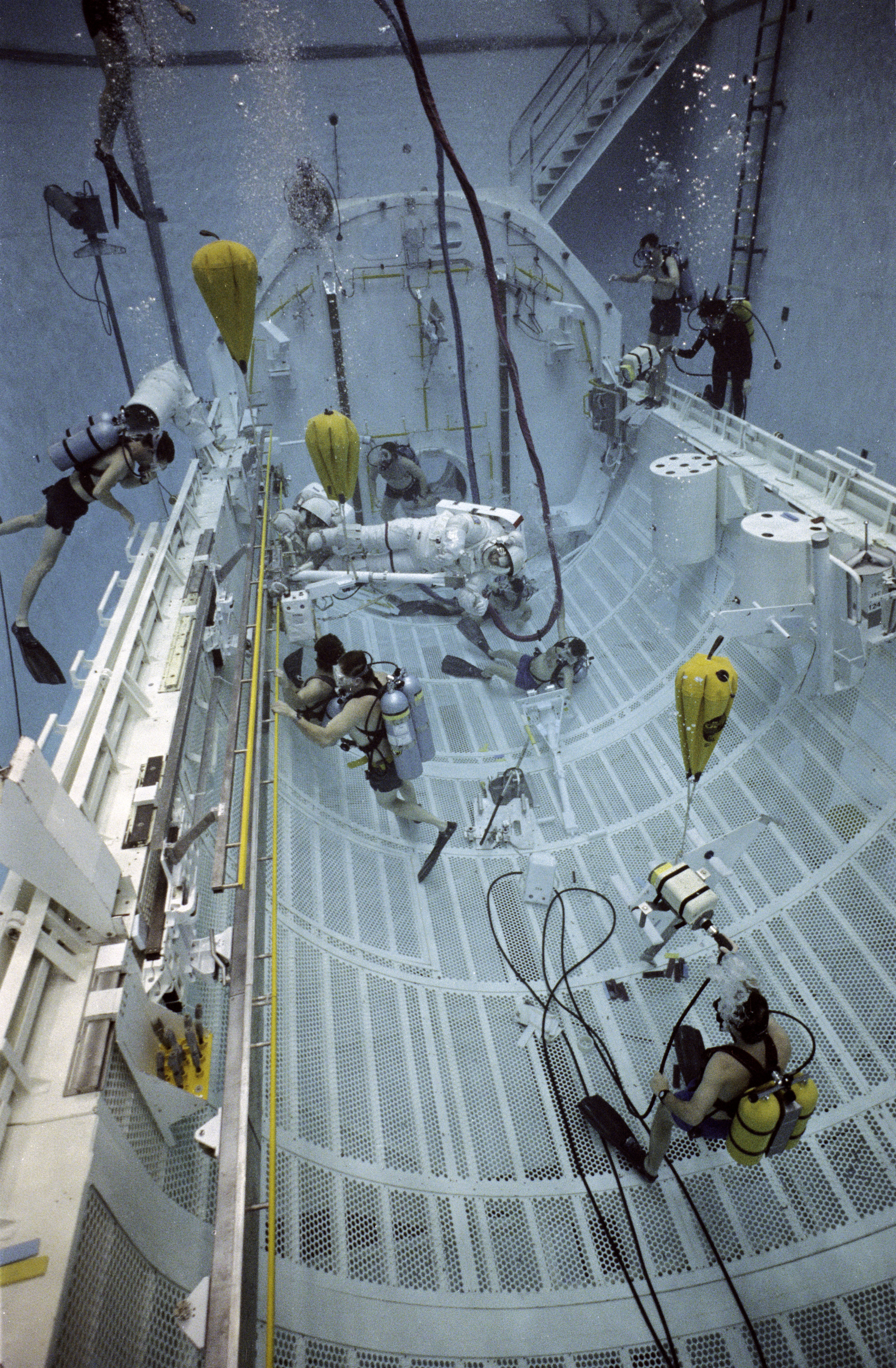 Crew and Equipment Translation Aids during STS-37